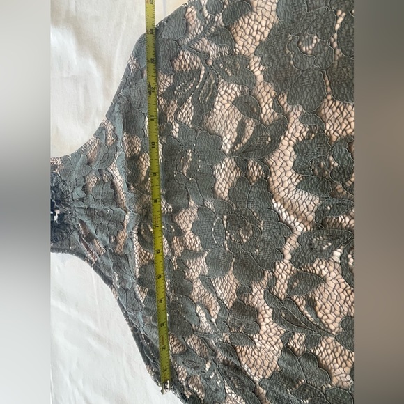 EXPRESS LACE HALTER TOP S - Picture 4 of 6